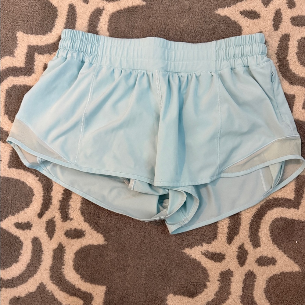 Lululemon Athletica Low Rise Hotty Hot Shorts 2.5 inches